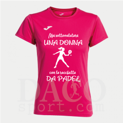 Mai Sottovalutare Una Donna con Una Racchetta da Padel - Joma 900248 Maglia Gioco COMBI MC Donna Raspberry